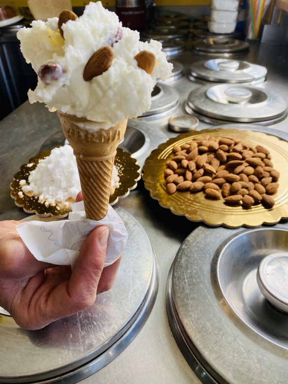 Prodotti DE.C.O. - Gelatpo artigianale Dolce salato alla mandorla con sale DECO di Salsomaggiore Terme: Gelateria Sanelli di Salsomaggiore Terme