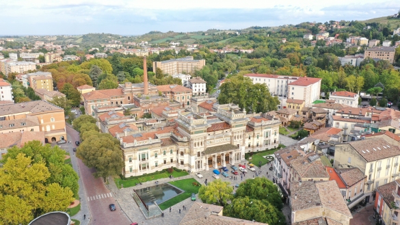 Gran Premio Terre di Canossa: Veduta panoramica su piazza Berzieri