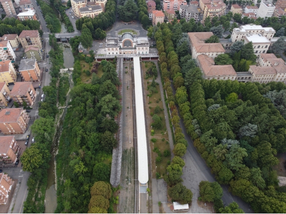 LA stazione della ferrovia: Vista panoramica inconsueta della stazione ripresa dal drone (foto di Michele Maccini)