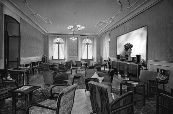 Vecchia Salso - Collezione Fotografica Digitale Famiglia Marzaroli: 1930-1940 Albergo Bolognese, elegante salotto (autore Arti Grafiche Molteni)