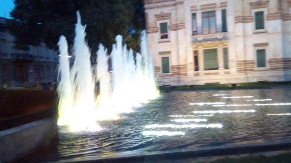 La fontana in piazza Lorenzo Berzieri: 