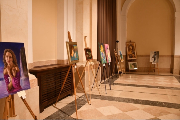 Forza e Fragilità dell'Universo Femminile: Rassegna 