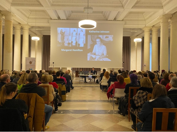 La prima donna sulla luna: Incontro con Tommaso Ghidini, all'interno della rassegna 