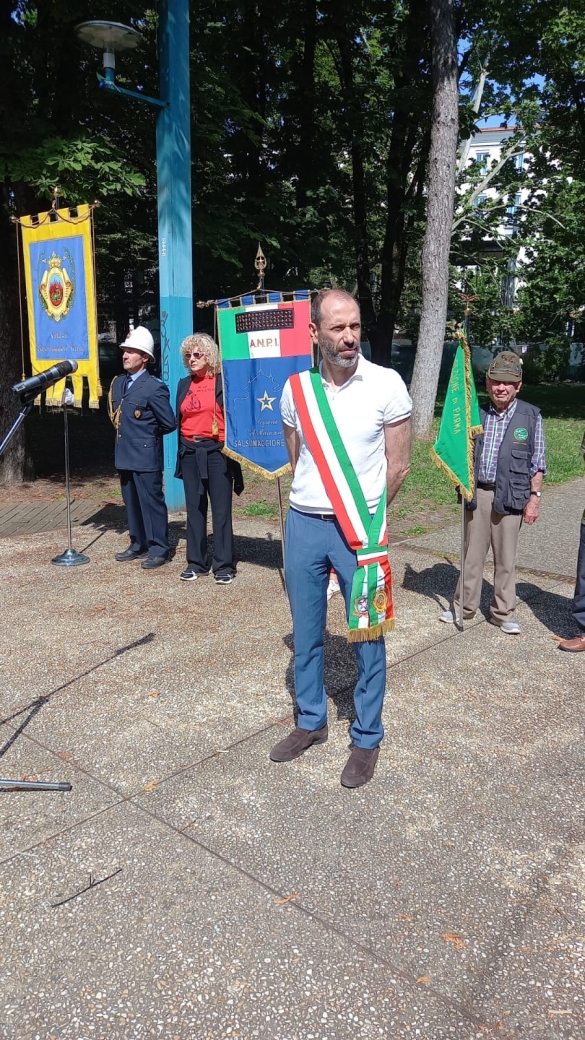 Festa della Repubblica - 2 giugno 2025: Cerimonia di consegna della costituzione ai 18enni