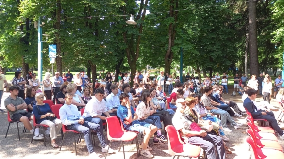 Festa della Repubblica - 2 giugno 2025: Cerimonia di consegna della costituzione ai 18enni