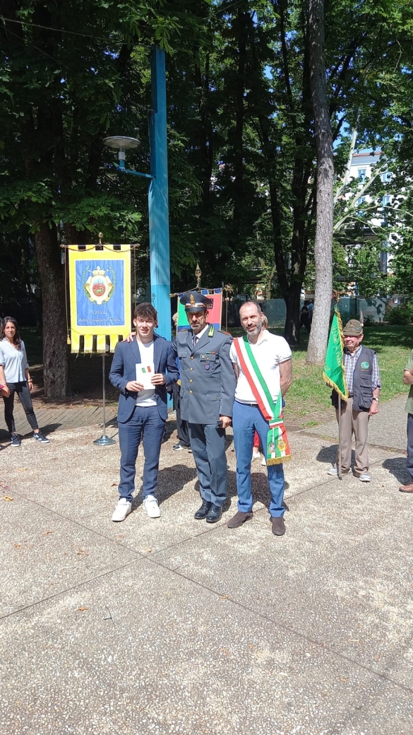 Festa della Repubblica - 2 giugno 2025: Cerimonia di consegna della costituzione ai 18enni