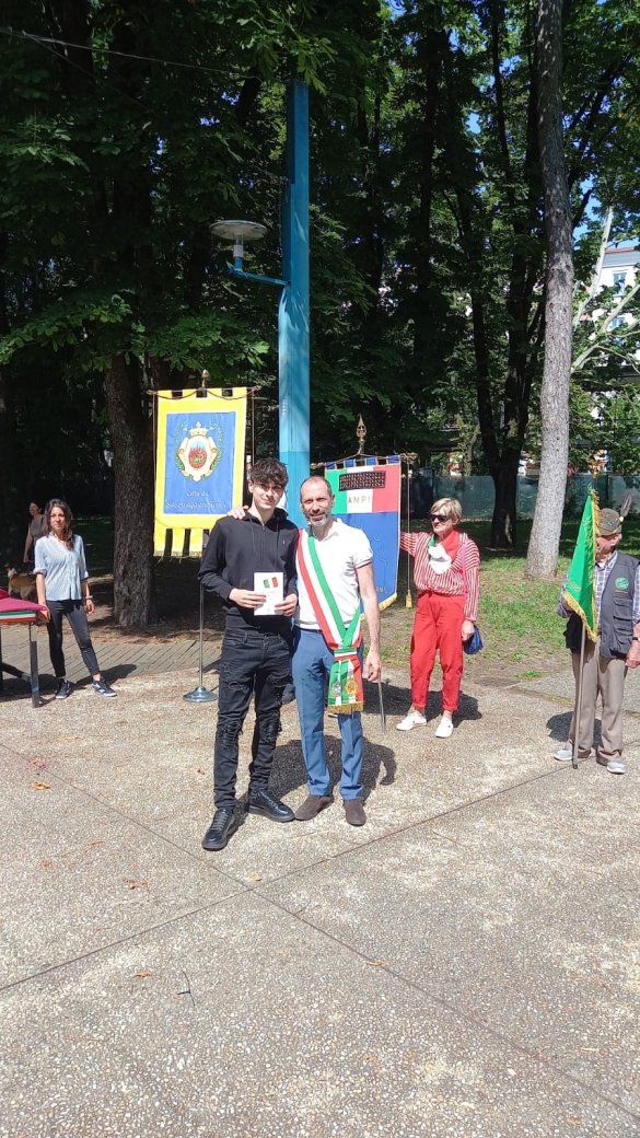Festa della Repubblica - 2 giugno 2025: Cerimonia di consegna della costituzione ai 18enni