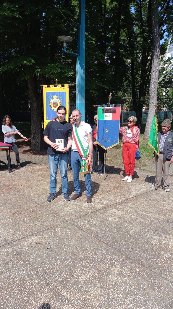 Festa della Repubblica - 2 giugno 2025: Cerimonia di consegna della costituzione ai 18enni