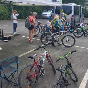 Percorso di abilità per bambini in bicicletta